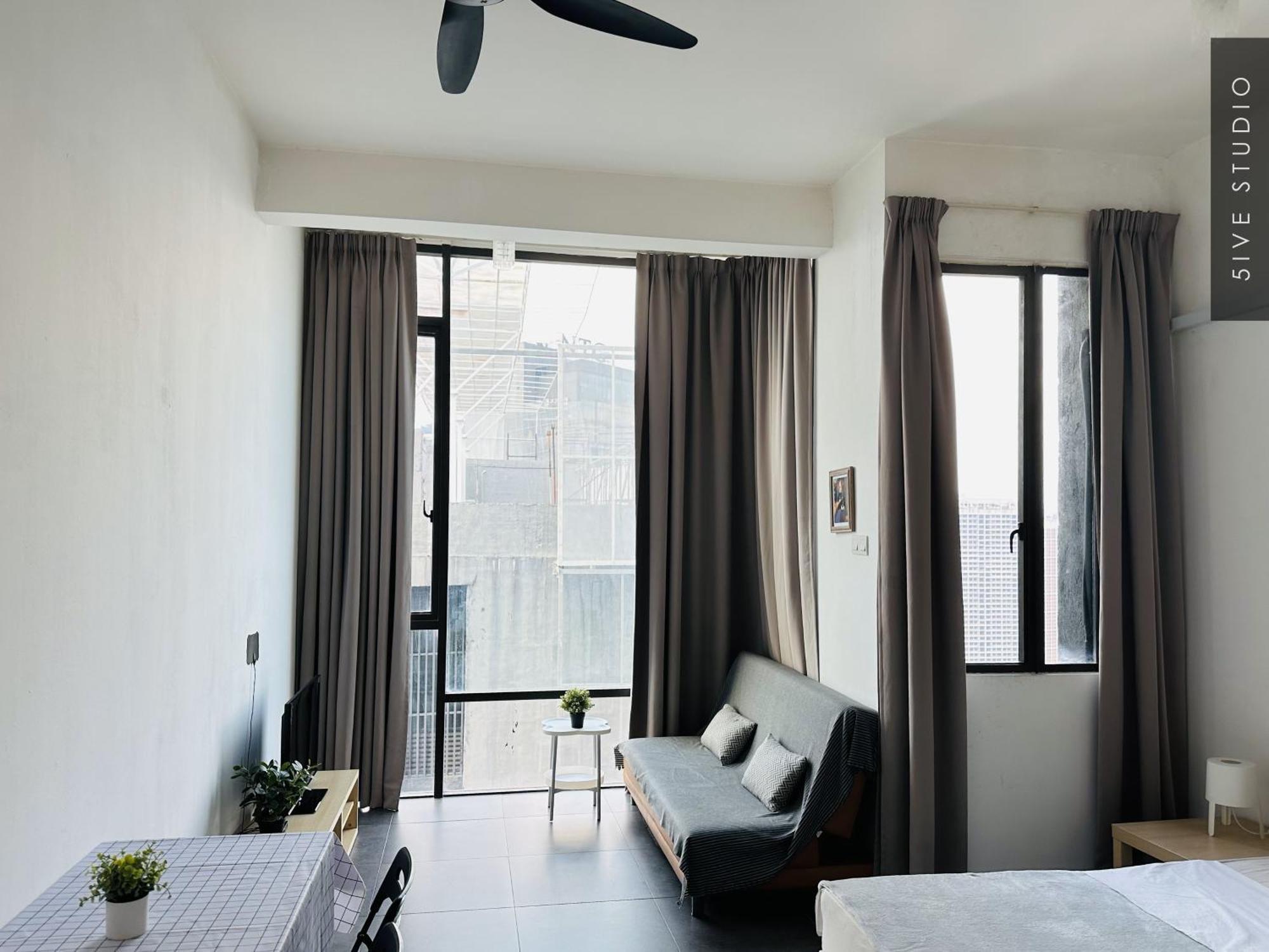 Five Studio - Empire Damansara Петалинг-Джая Экстерьер фото